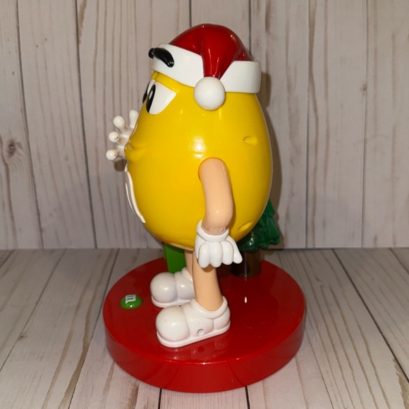 M&M man electronic candy dispenser - Picture 9 of 11